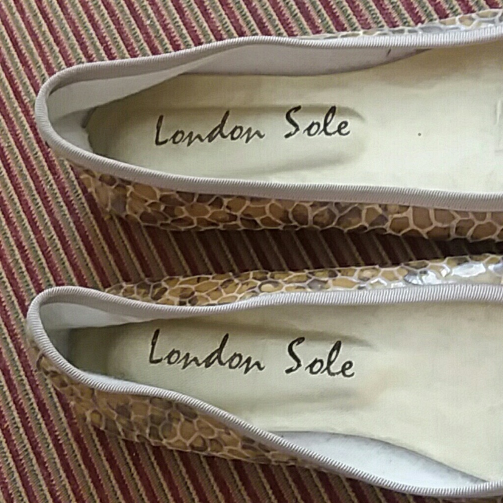 Ballet flats